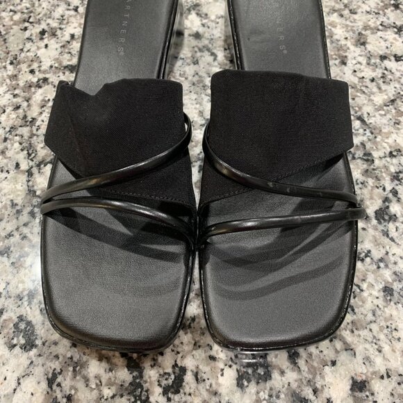 Partners Brand Women's Black Fabric Sandals Size 10 - Picture 2 of 6
